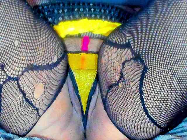 XxXbrunettesquirtxXx webcam