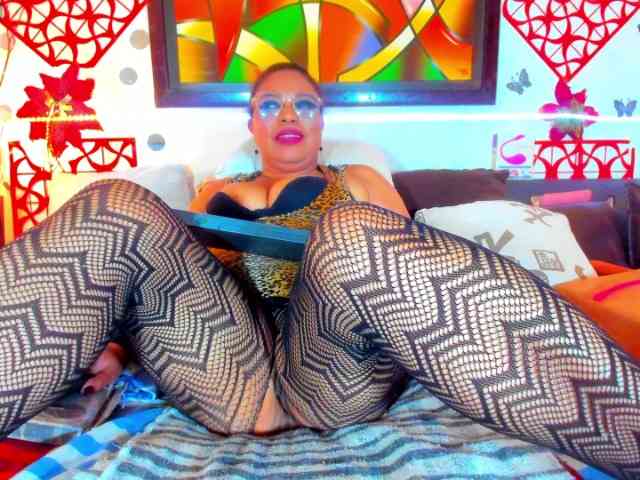 XxXbrunettesquirtxXx