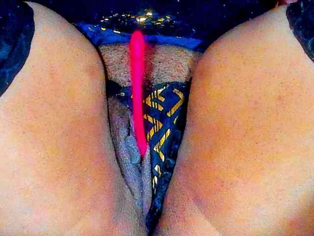 XxXbrunettesquirtxXx webcam