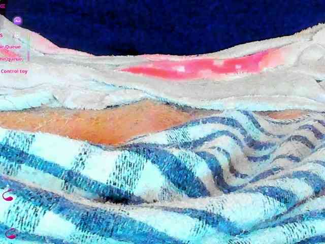 XxXbrunettesquirtxXx webcam