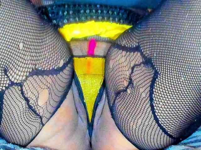 XxXbrunettesquirtxXx webcam