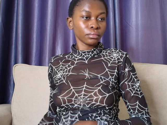 Nairobii live cam on BongaCams