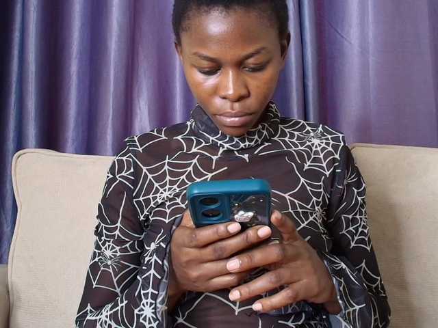 Nairobii live cam on BongaCams
