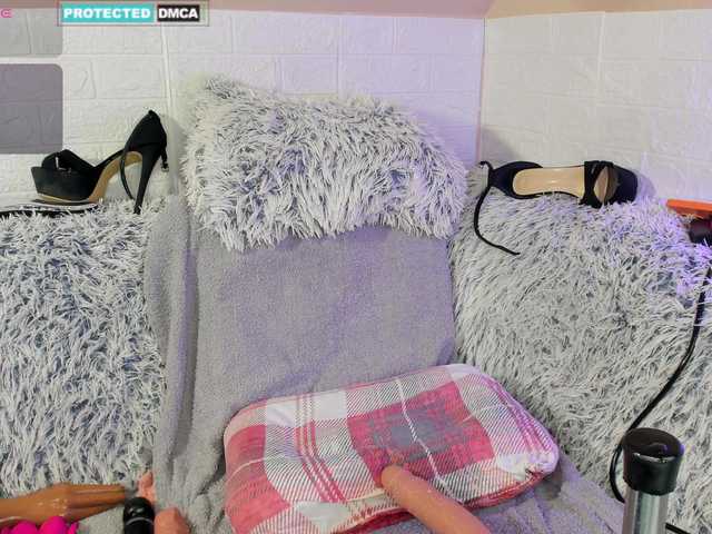 Lara-Cristan live cam on BongaCams