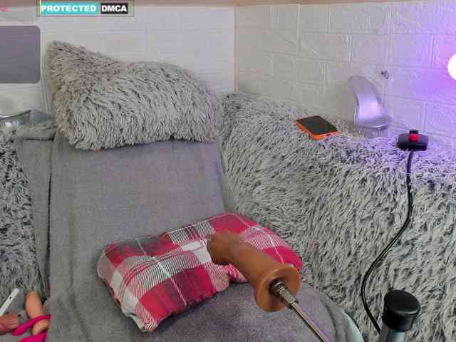 Lara-Croft_Cristan webcam