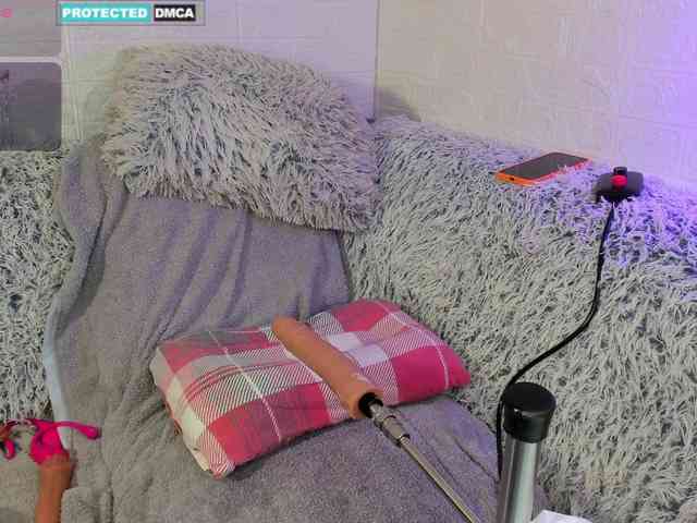 Lara-Croft_Cristan webcam