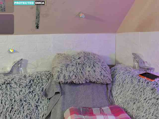 Lara-Croft_Cristan webcam