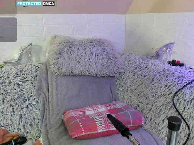Lara-Croft_Cristan webcam