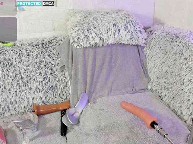 Lara-Croft_Cristan webcam