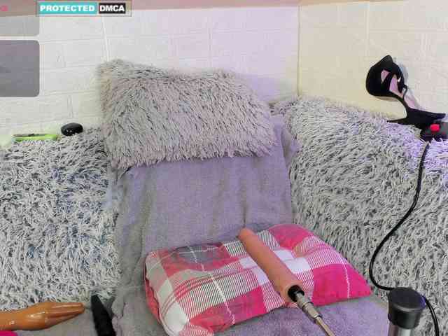 Lara-Croft_Cristan webcam