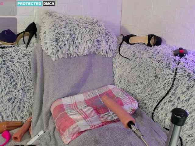 Lara-Croft_Cristan webcam