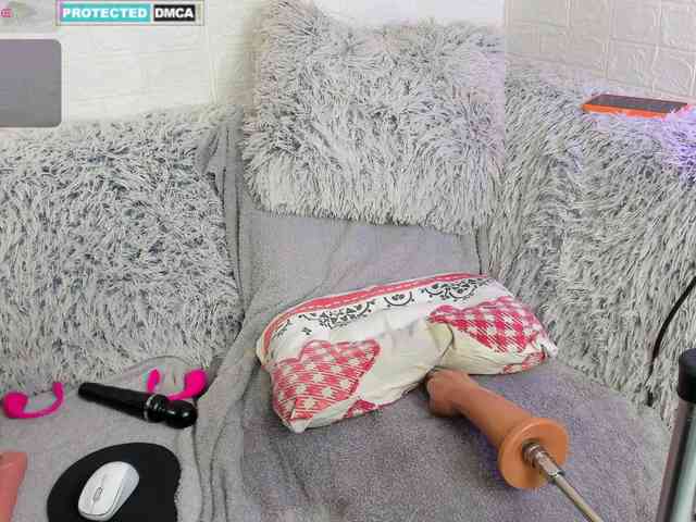 Lara-Croft_Cristan webcam