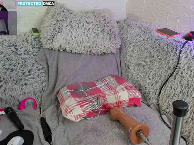 Lara-Croft_Cristan webcam