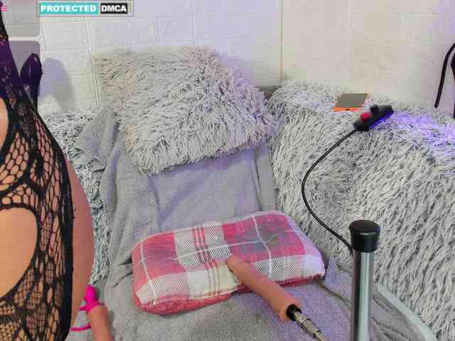 Lara-Croft_Cristan webcam