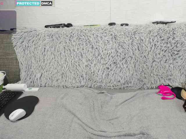 Lara-Croft_Cristan webcam