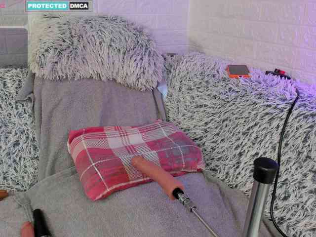 Lara-Croft_Cristan webcam