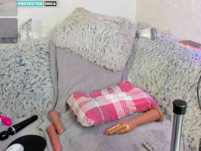 Lara-Croft_Cristan webcam