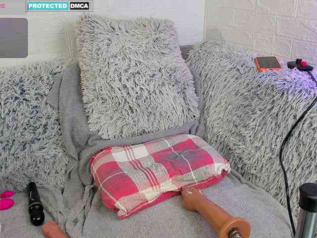 Lara-Croft_Cristan webcam