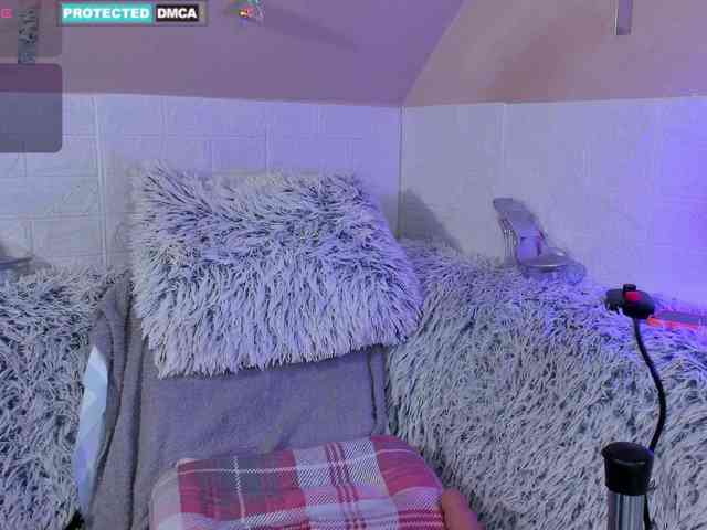 Lara-Croft_Cristan webcam