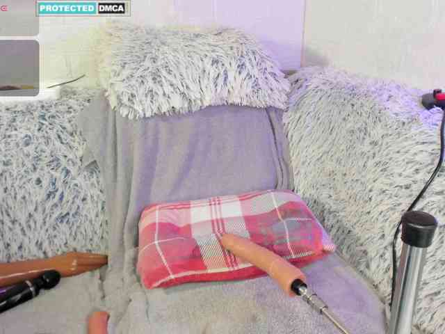 Lara-Croft_Cristan webcam