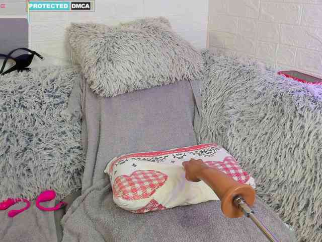 Lara-Croft_Cristan webcam