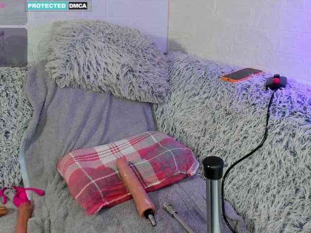 Lara-Croft_Cristan webcam