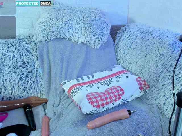 Lara-Croft_Cristan webcam