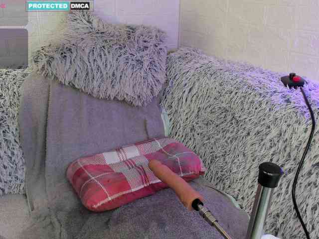 Lara-Croft_Cristan webcam