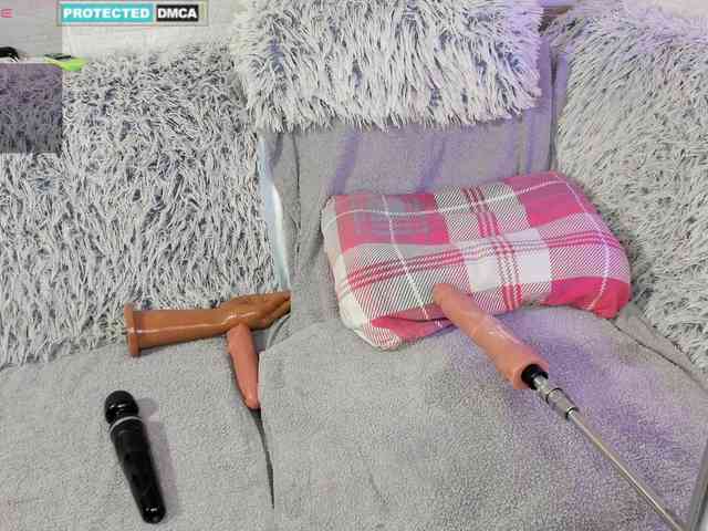 Lara-Croft_Cristan webcam