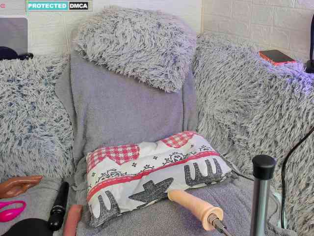 Lara-Croft_Cristan webcam