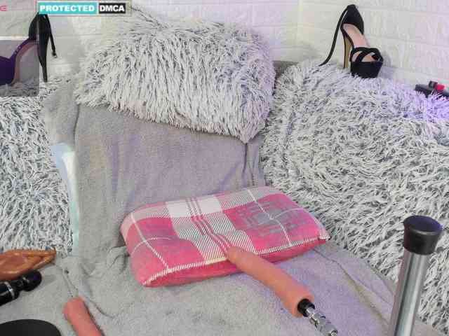 Lara-Croft_Cristan webcam