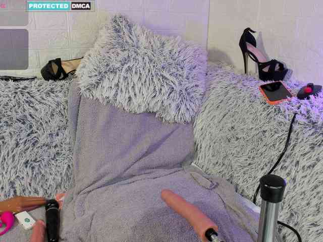 Lara-Croft_Cristan webcam
