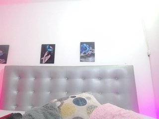 Horny-juliette Porn Show