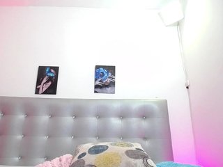 Horny-juliette Porn Show