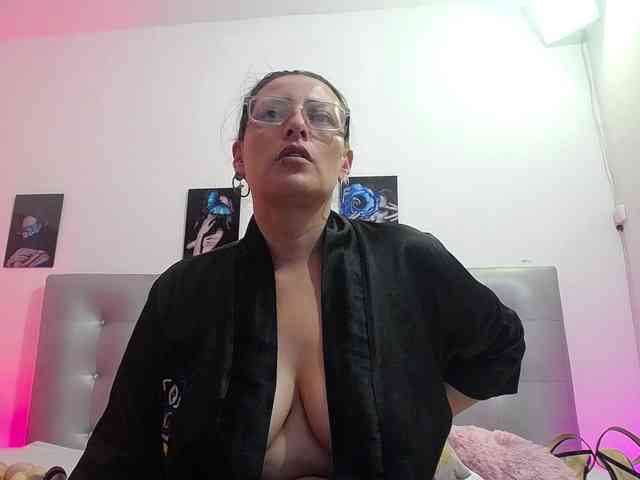 Horny-juliette