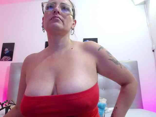 Horny-juliette