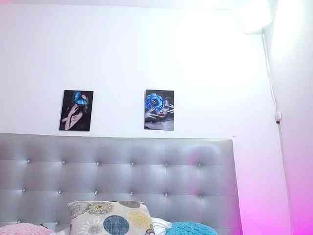 Horny-juliette webcam