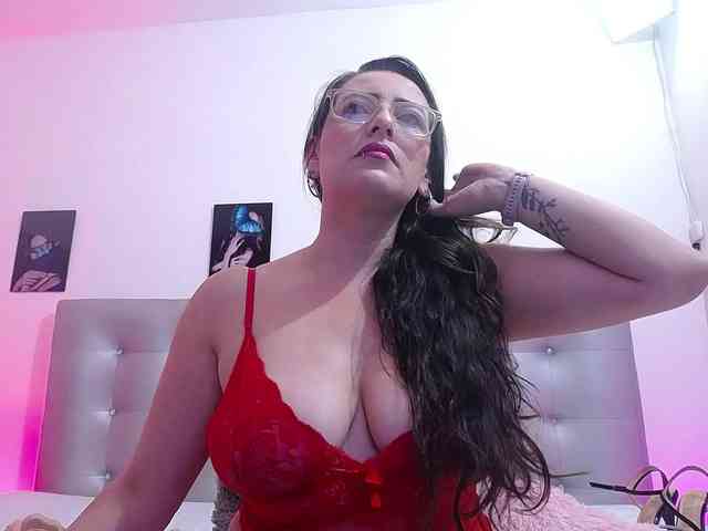Horny-juliette webcam