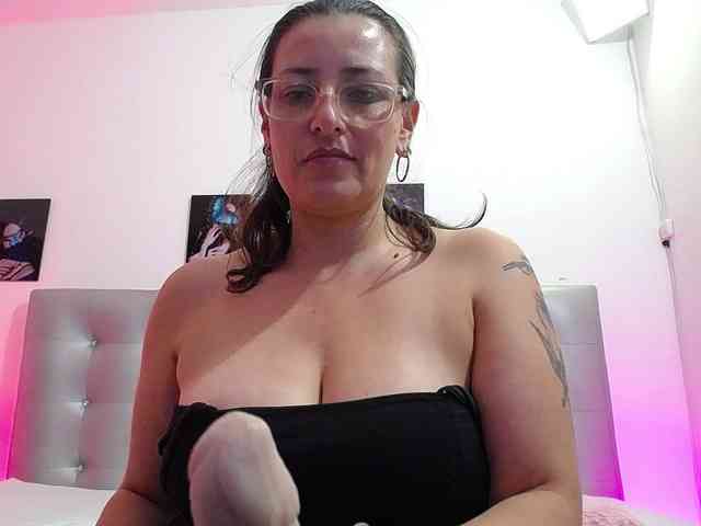 Horny-juliette