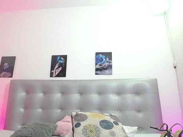 Horny-juliette webcam