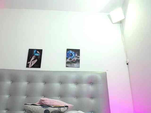 Horny-juliette webcam