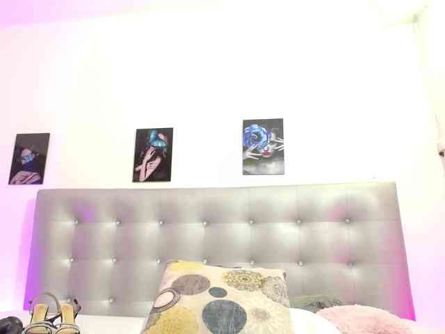 Horny-juliette webcam