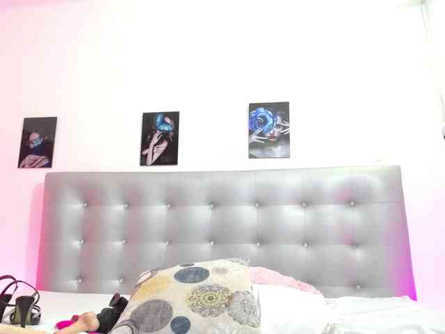 Horny-juliette webcam