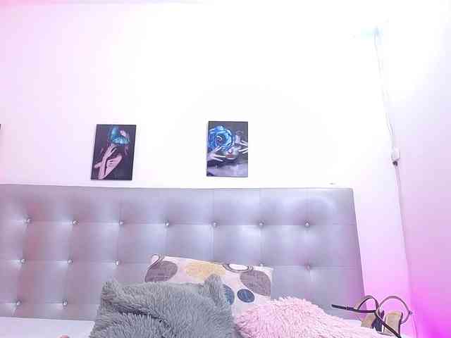 Horny-juliette webcam