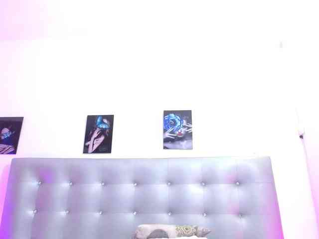Horny-juliette webcam
