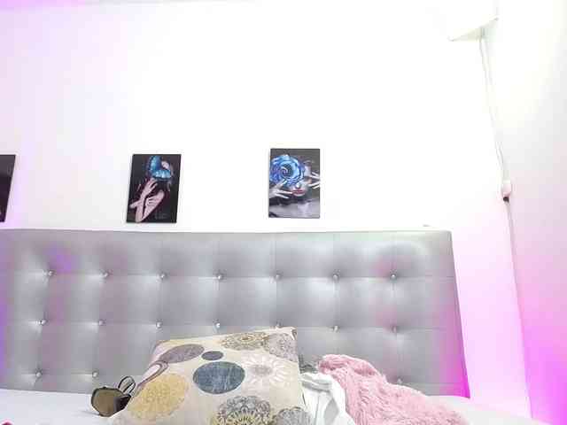 Horny-juliette webcam