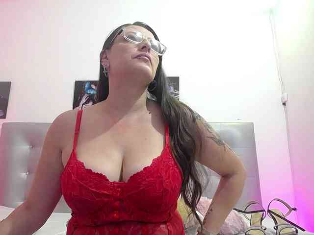 Horny-juliette webcam