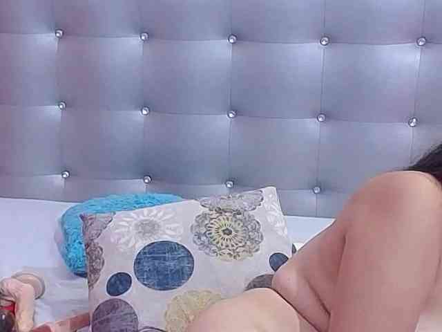 Horny-juliette webcam