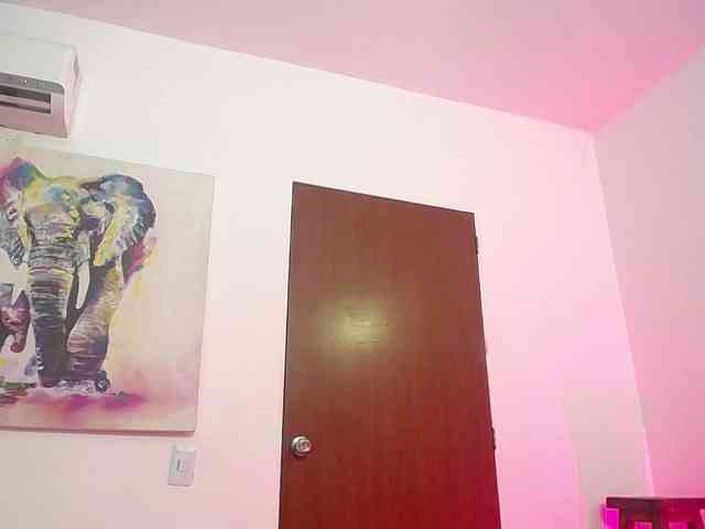 Horny-juliette webcam