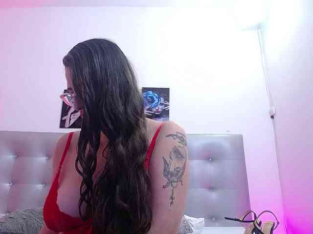 Horny-juliette webcam